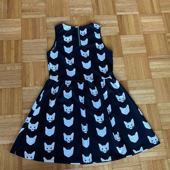 Vintage “kitty cat” print black and white mini dress. Size Medium Made in Spain. - Picture 6 of 9